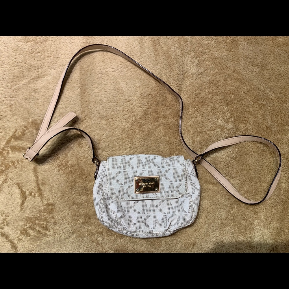 Michael Kors Signature Crossbody